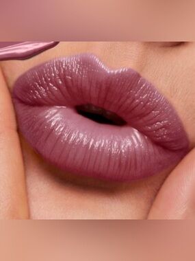 Pley Beauty Lust + Found Lip Gloss Lacquer In Lupe